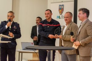 Entreprise Roy Travaux - travaux publics, privés, agricoles et forestiers - reçoit en Préfecture le prix d’employeur partenaire des sapeurs-pompiers 